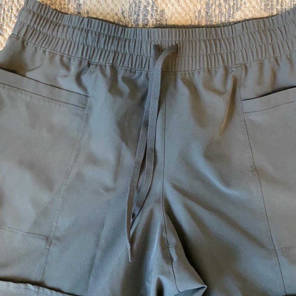 Shorts - Picture 2 of 4